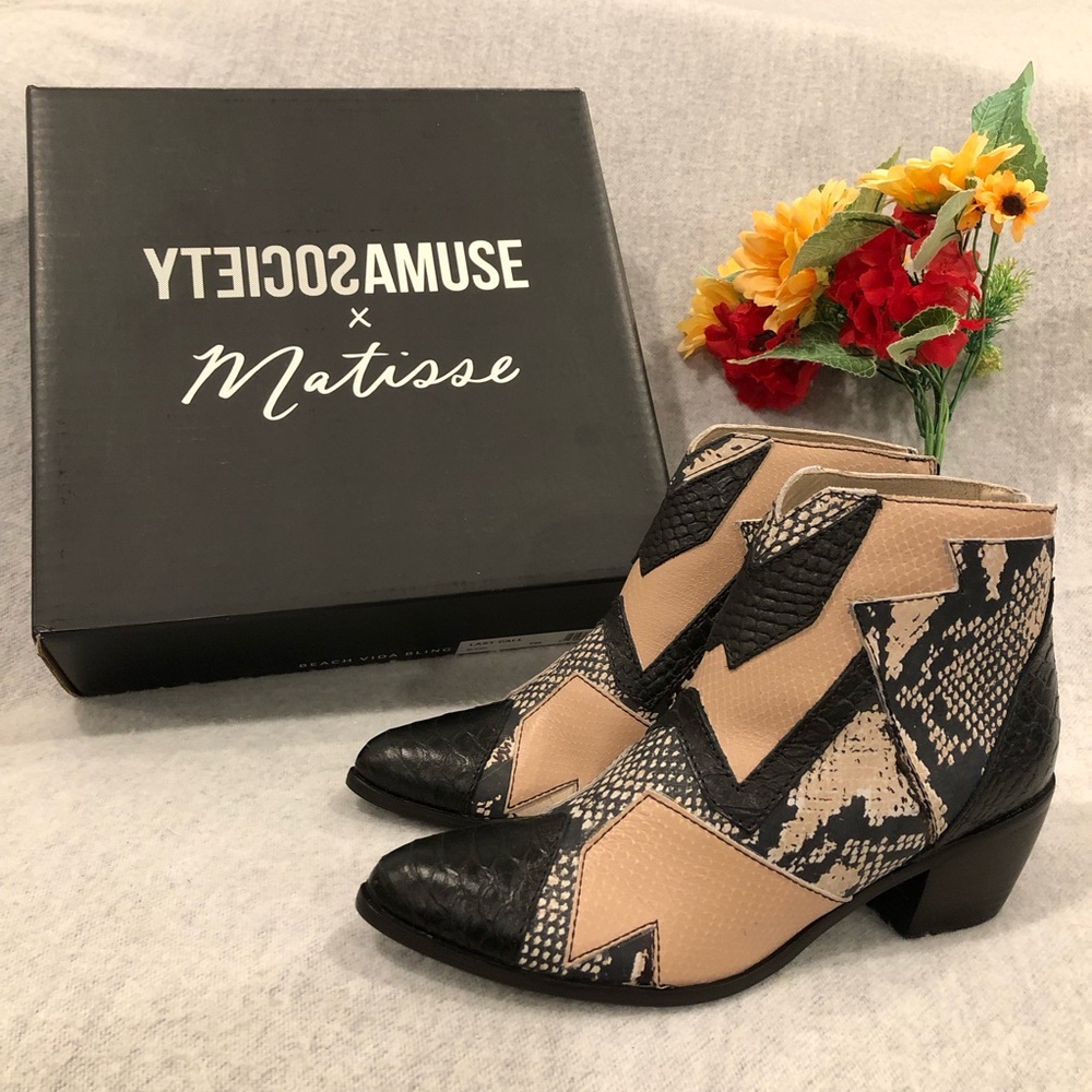 NWT - Matisse Women's Black and Tan Snake Print Ankle Boots - Picture 14 of 16